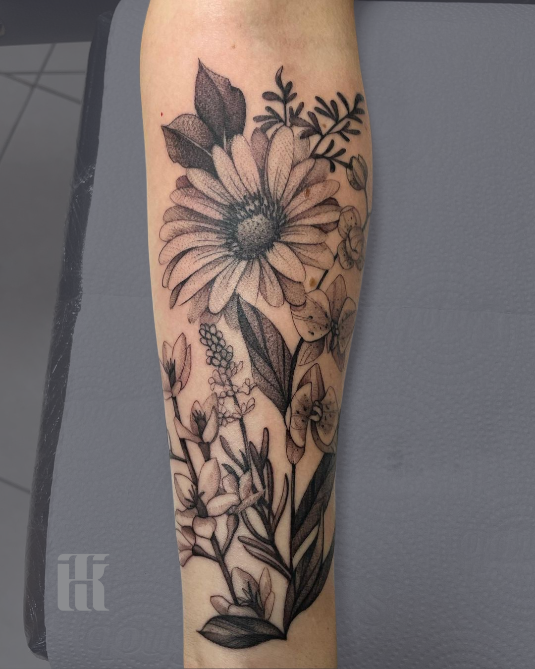cesar paradiso tattoo flower arm